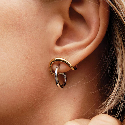 Pendientes entrelazados de dos tonos
