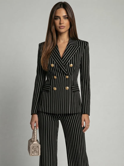 Victoria | Traje Diplomático elegante