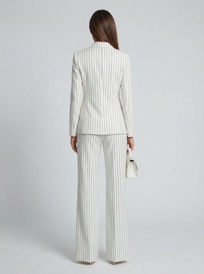 Victoria | Traje Diplomático elegante
